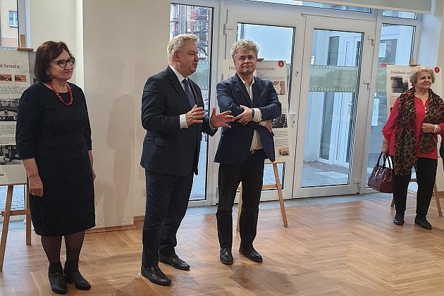 Senat RP wczoraj i dziś na wystawie w Lęborku