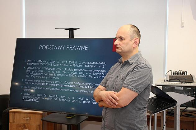 Szkolenie o problemach z przemocą i uzależnieniami