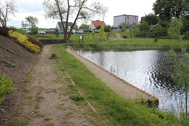 Przy Pułaskiego wybudowano kanalizację deszczową i miejsce do wędkowania