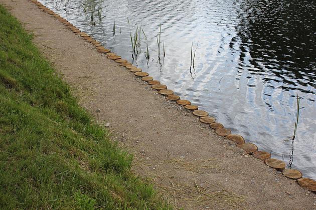 Przy Pułaskiego wybudowano kanalizację deszczową i miejsce do wędkowania