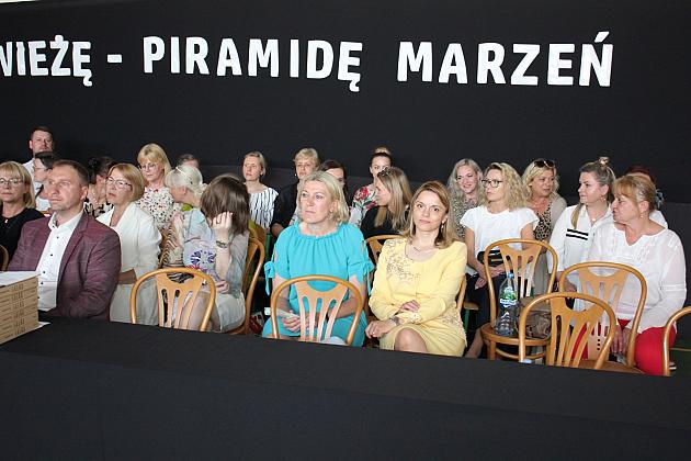 W Szkole Podstawowej nr 8 pożegnano ośmioklasistów