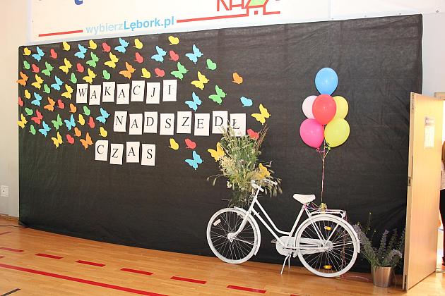 Uczniowie „Siódemki” uroczyście zakończyli rok szkolny