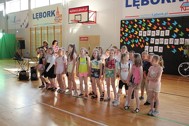 Uczniowie „Siódemki” uroczyście zakończyli rok szkolny