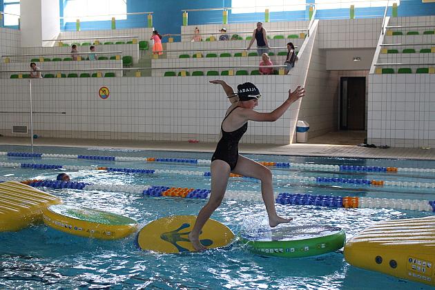 Szalona zabawa na Pływalni Miejskiej