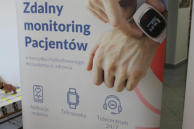 „Opaski bezpieczeństwa” trafiły do seniorów