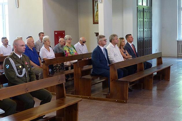 Kwiaty w Święto Wojska Polskiego