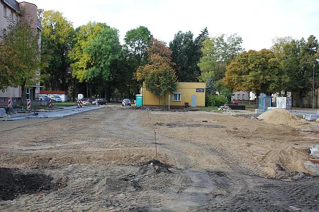 Przy ulicy Konopnickiej i Alei Wolności powstaje parking dla mieszkańców