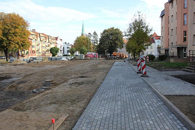 Przy ulicy Konopnickiej i Alei Wolności powstaje parking dla mieszkańców