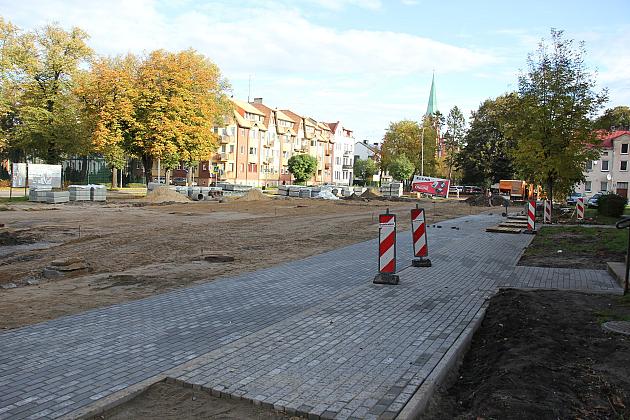 Przy ulicy Konopnickiej i Alei Wolności powstaje parking dla mieszkańców