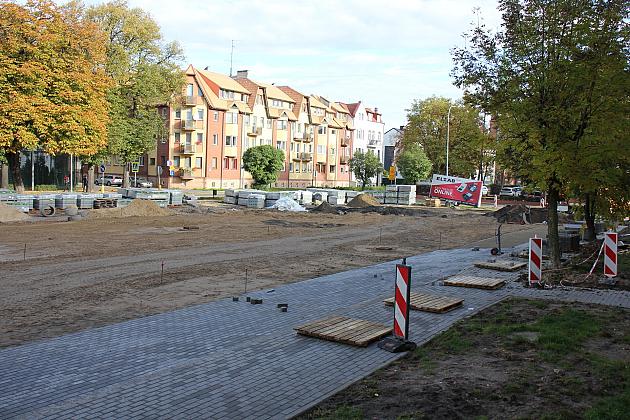 Przy ulicy Konopnickiej i Alei Wolności powstaje parking dla mieszkańców
