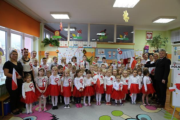 Przedszkolaki odśpiewały hymn