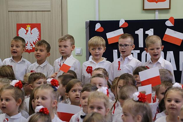 Przedszkolaki odśpiewały hymn