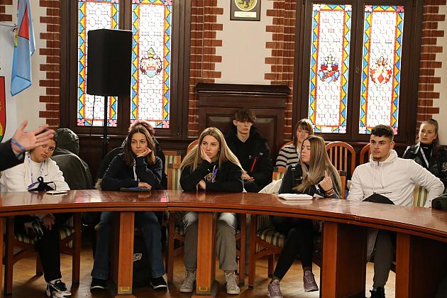 Goście z Hiszpanii i Portugalii odwiedzili ratusz