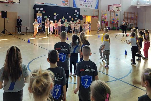 Przedszkolny piknik na sportowo w SP7