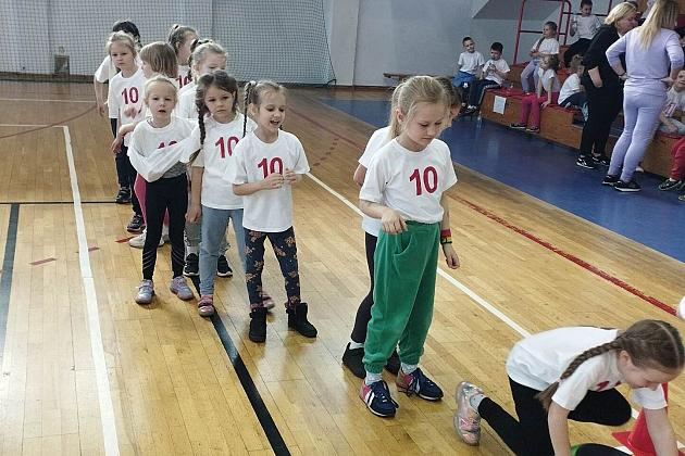 Przedszkolny piknik na sportowo w SP7