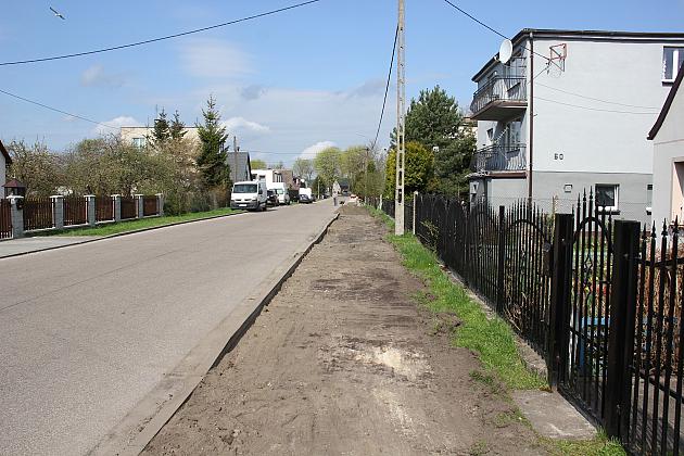 Budowa chodnika na Komuny Paryskiej