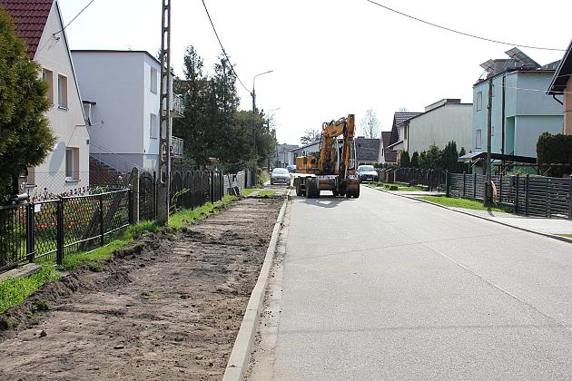 Budowa chodnika na Komuny Paryskiej