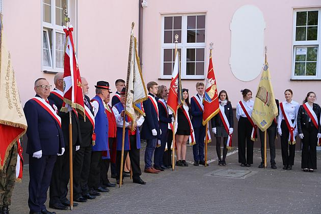 Dzień Flagi RP – uroczystość przed Starostwem Powiatowym