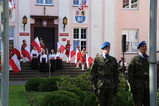 Dzień Flagi RP – uroczystość przed Starostwem Powiatowym