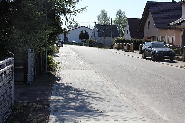 Nowy chodnik przy ulicy Komuny Paryskiej