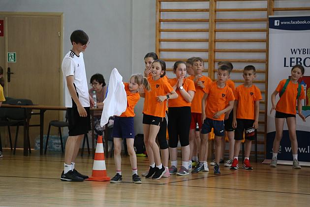 „Kto z nas lepiej i prędzej”. Konkurs sportowy dla uczniów szkół podstawowych