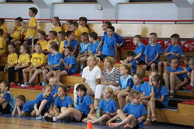 „Kto z nas lepiej i prędzej”. Konkurs sportowy dla uczniów szkół podstawowych