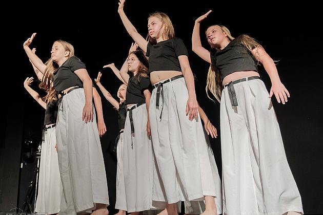 Komplety publiczności na premierowych spektaklach Teatru Tańca Jeszcze 5 Minut