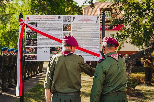 40-ta rocznica nadania imienia generała Stanisława Sosabowskiego 7 Harcerskiej Drużynie Czerwonych Beretów z Lęborka
