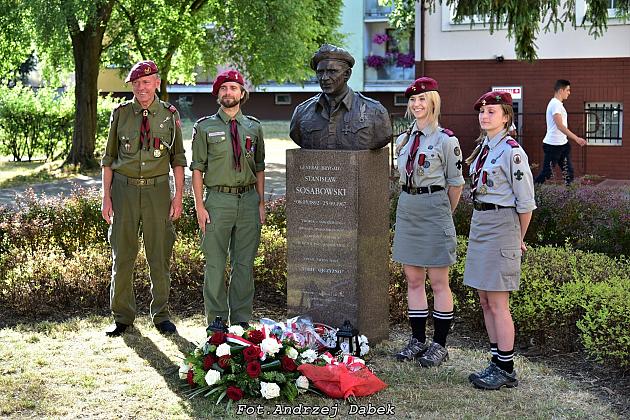 40-ta rocznica nadania imienia generała Stanisława Sosabowskiego 7 Harcerskiej Drużynie Czerwonych Beretów z Lęborka