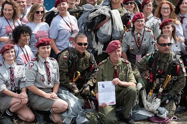 40-ta rocznica nadania imienia generała Stanisława Sosabowskiego 7 Harcerskiej Drużynie Czerwonych Beretów z Lęborka