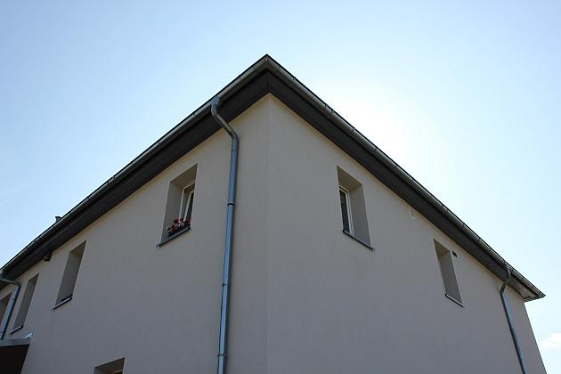 Budynki przy ul. Sienkiewicza wyremontowane. Trwa rewitalizacja otoczenia Parku Kaczyńskich