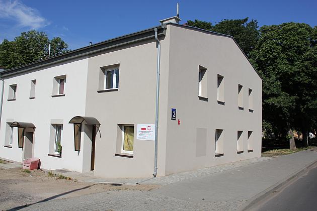 Budynki przy ul. Sienkiewicza wyremontowane. Trwa rewitalizacja otoczenia Parku Kaczyńskich