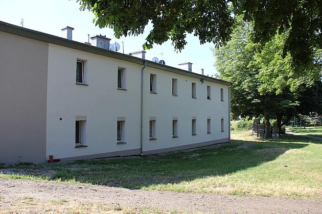 Budynki przy ul. Sienkiewicza wyremontowane. Trwa rewitalizacja otoczenia Parku Kaczyńskich