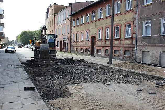 Sienkiewicza w przebudowie. Powstają miejsca postojowe, ławki, zieleń i oświetlenie