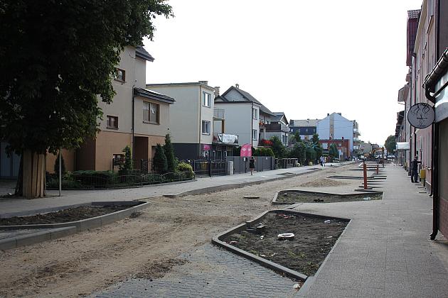 Sienkiewicza w przebudowie. Powstają miejsca postojowe, ławki, zieleń i oświetlenie