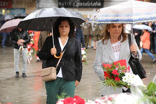 W hołdzie bohaterom i ofiarom wojny