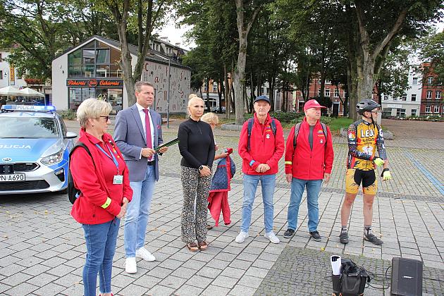 Rajd pieszo-rowerowy wyruszył z placu Pokoju