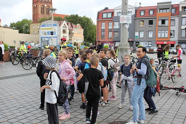 Rajd pieszo-rowerowy wyruszył z placu Pokoju