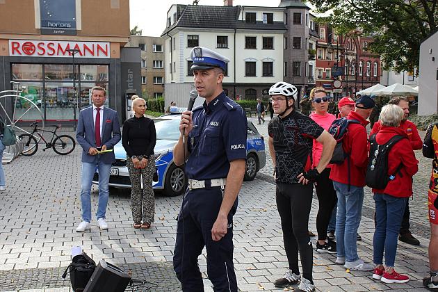Rajd pieszo-rowerowy wyruszył z placu Pokoju