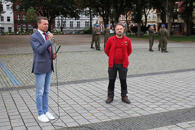 Rajd pieszo-rowerowy wyruszył z placu Pokoju