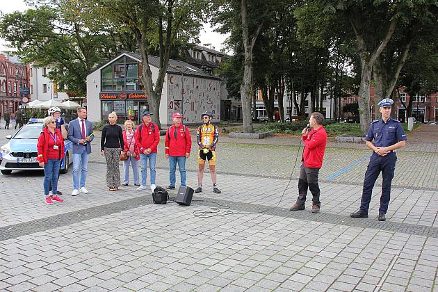 Rajd pieszo-rowerowy wyruszył z placu Pokoju