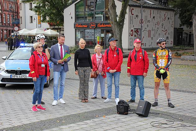 Rajd pieszo-rowerowy wyruszył z placu Pokoju