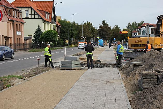Przy ulicy Wojska Polskiego powstaje droga dla rowerów