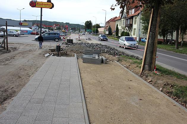 Przy ulicy Wojska Polskiego powstaje droga dla rowerów