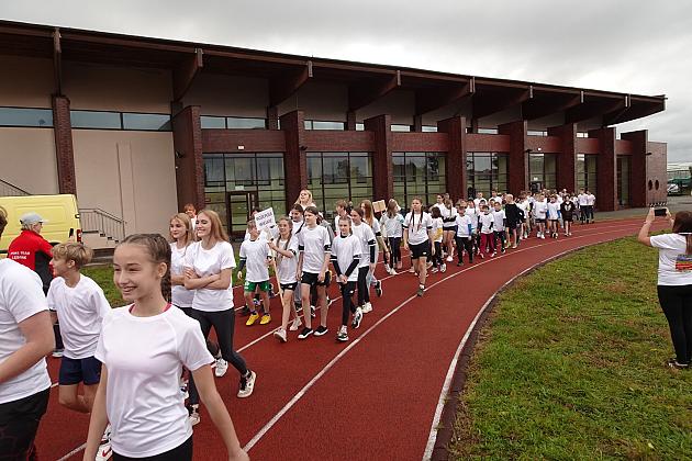 I Jesienny Powiatowy Mityng Lekkoatletyczny „Trzymam formę, biegam – NIE HEJTUJE”