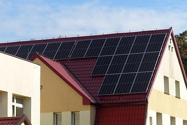 Instalacje układów fotowoltaicznych na budynkach użyteczności publicznej w Gminie Miasto Lębork