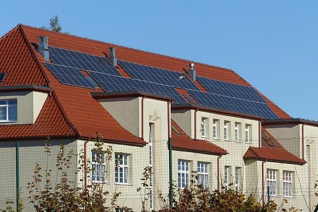 Instalacje układów fotowoltaicznych na budynkach użyteczności publicznej w Gminie Miasto Lębork