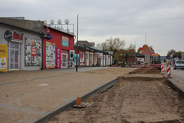 Ulica Zwarowska w przebudowie. Powstają nowe miejsca parkingowe