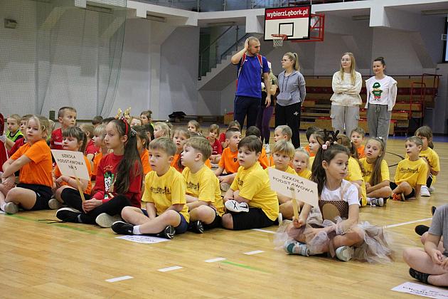 „Pierwszaki” na start! Sportowa rywalizacja w SP7