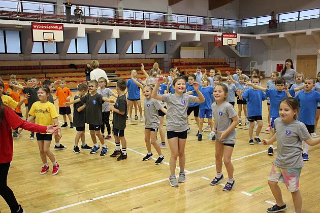 „Pierwszaki” na start! Sportowa rywalizacja w SP7